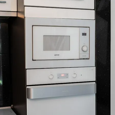 Apartment Konduktorska Z Parkingiem I Ogrodkiem - W Spokojnej Dzielnicy By Renters