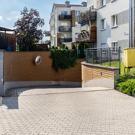 Konduktorska Z Parkingiem I Ogrodkiem - W Spokojnej Dzielnicy By Renters * 브로츠와프