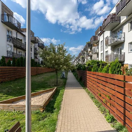 Konduktorska Z Parkingiem I Ogrodkiem - W Spokojnej Dzielnicy By Renters 아파트 *