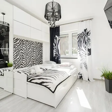 Apartment Konduktorska Z Parkingiem I Ogrodkiem - W Spokojnej Dzielnicy By Renters Wroclaw