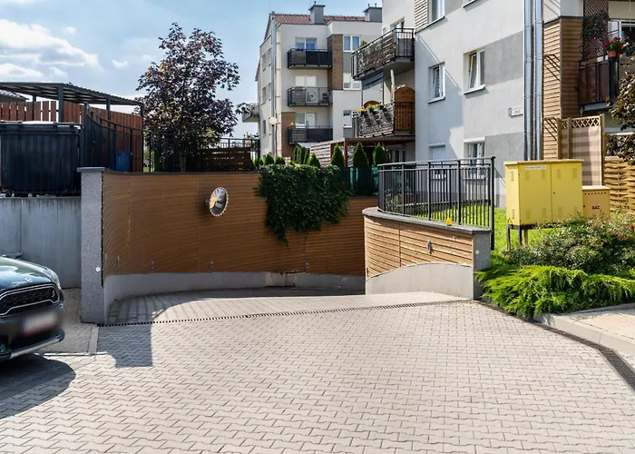 Konduktorska Z Parkingiem I Ogrodkiem - W Spokojnej Dzielnicy By Renters * 브로츠와프