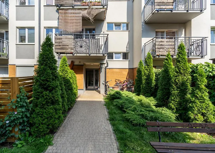 Konduktorska Z Parkingiem I Ogrodkiem - W Spokojnej Dzielnicy By Renters * 브로츠와프