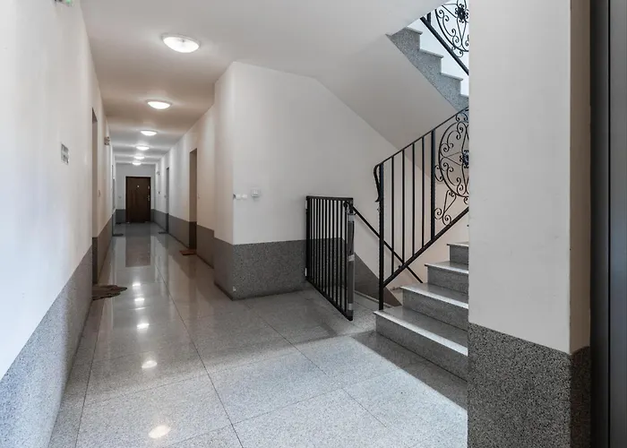 Konduktorska Z Parkingiem I Ogrodkiem - W Spokojnej Dzielnicy By Renters 브로츠와프