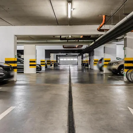 Konduktorska Z Parkingiem I Ogrodkiem - W Spokojnej Dzielnicy By Renters Appartement Wrocław