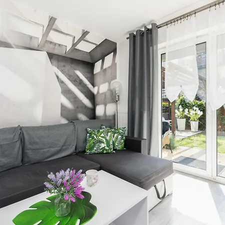 Konduktorska Z Parkingiem I Ogrodkiem - W Spokojnej Dzielnicy By Renters *