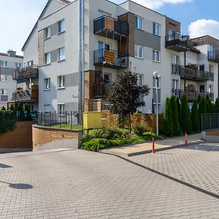 Konduktorska Z Parkingiem I Ogrodkiem - W Spokojnej Dzielnicy By Renters Appartamento