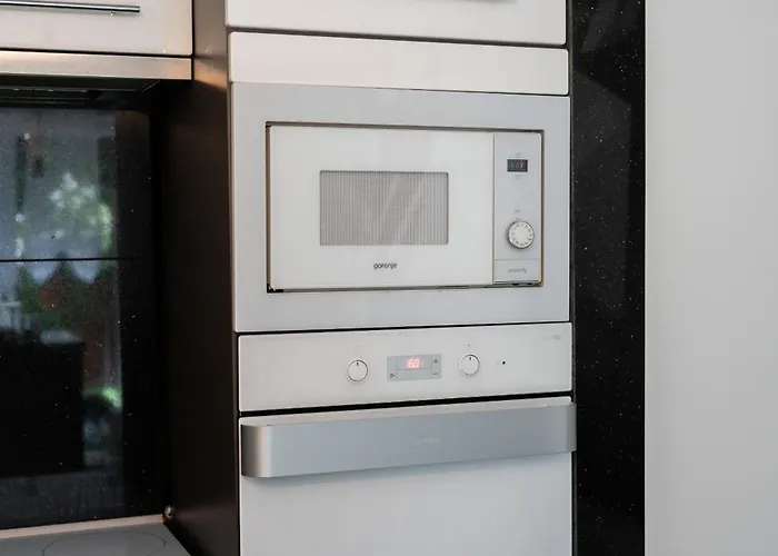 Appartement Konduktorska Z Parkingiem I Ogrodkiem - W Spokojnej Dzielnicy By Renters