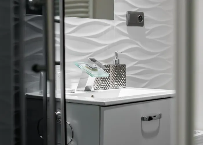 Konduktorska Z Parkingiem I Ogrodkiem - W Spokojnej Dzielnicy By Renters