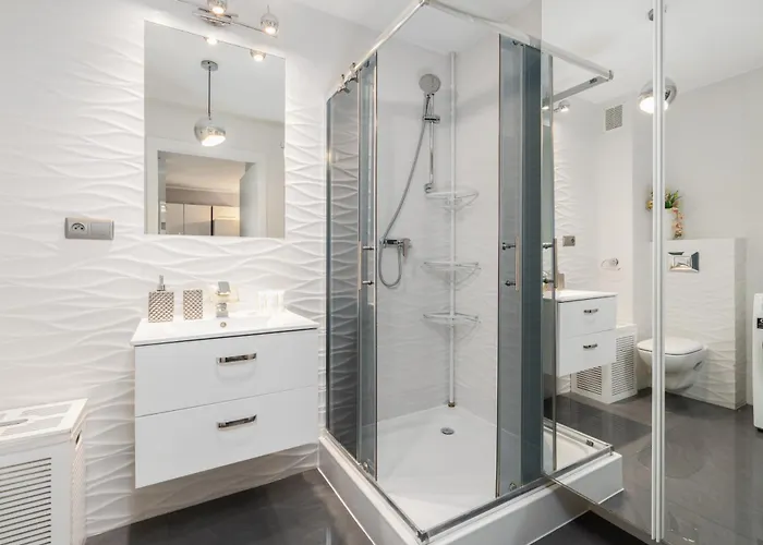 Konduktorska Z Parkingiem I Ogrodkiem - W Spokojnej Dzielnicy By Renters *