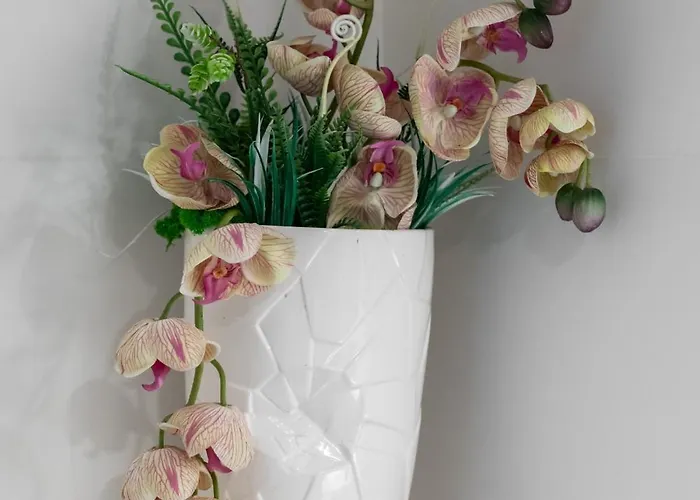 Konduktorska Z Parkingiem I Ogrodkiem - W Spokojnej Dzielnicy By Renters Appartement Wrocław