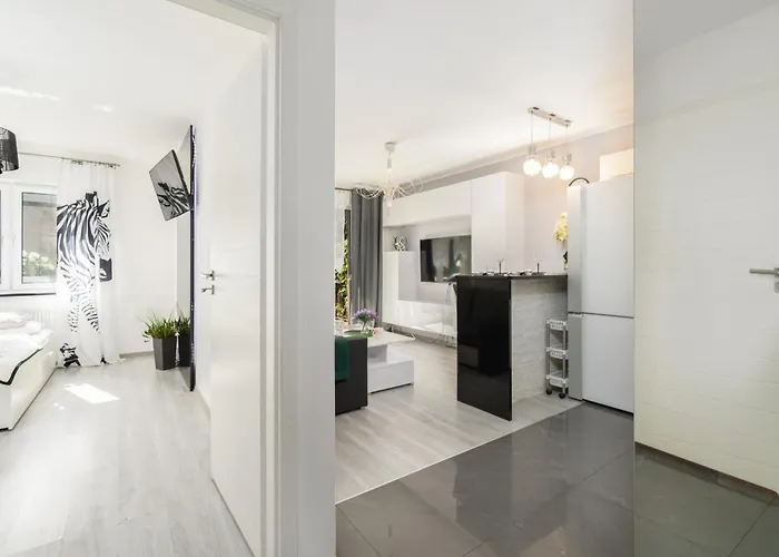 Konduktorska Z Parkingiem I Ogrodkiem - W Spokojnej Dzielnicy By Renters Appartement *