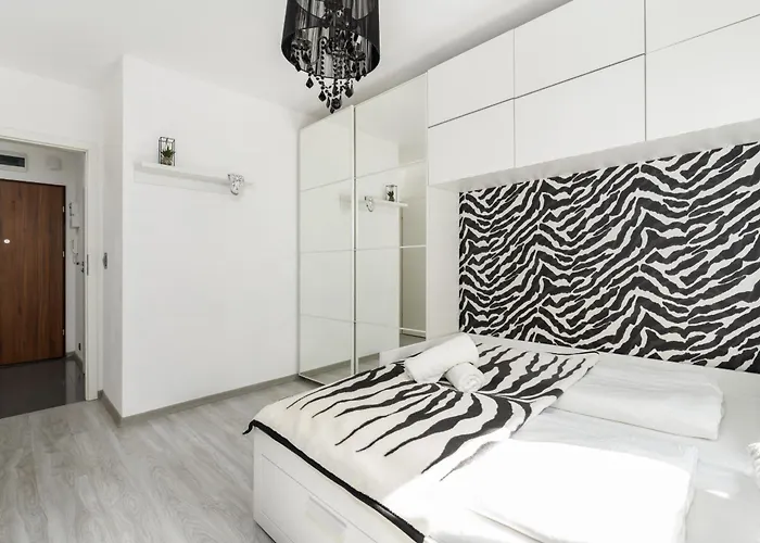 Konduktorska Z Parkingiem I Ogrodkiem - W Spokojnej Dzielnicy By Renters Appartement Wrocław